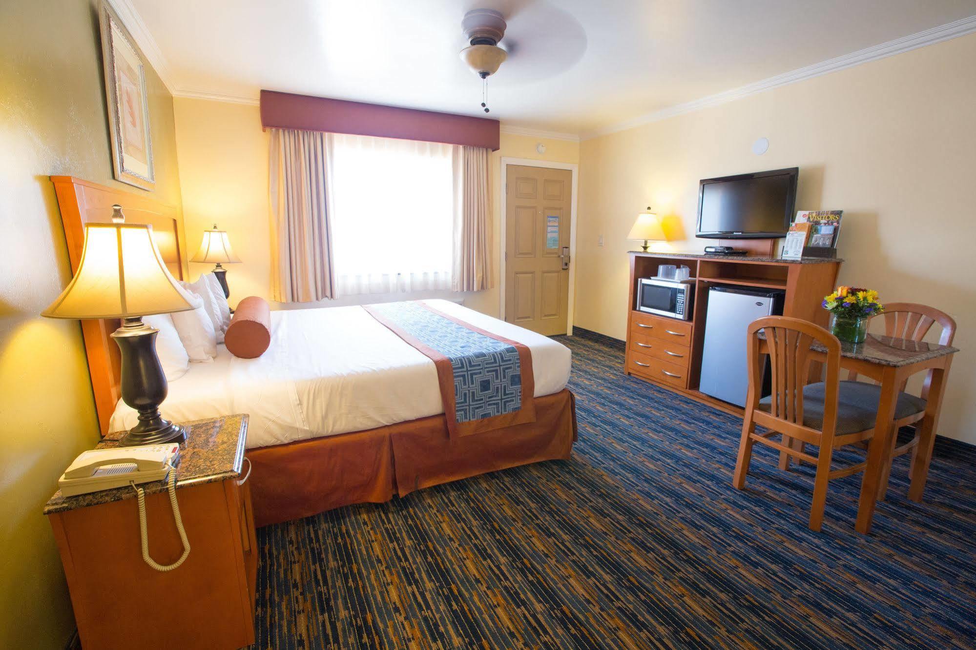 Beachwalker Inn&Suites Pismo Beach Exterior foto